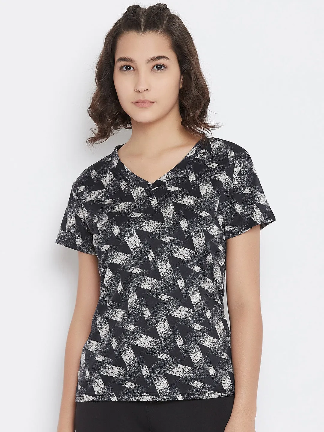 JUMP USA Women Grey & Black Geometric Print V- Neck Sports T-shirt